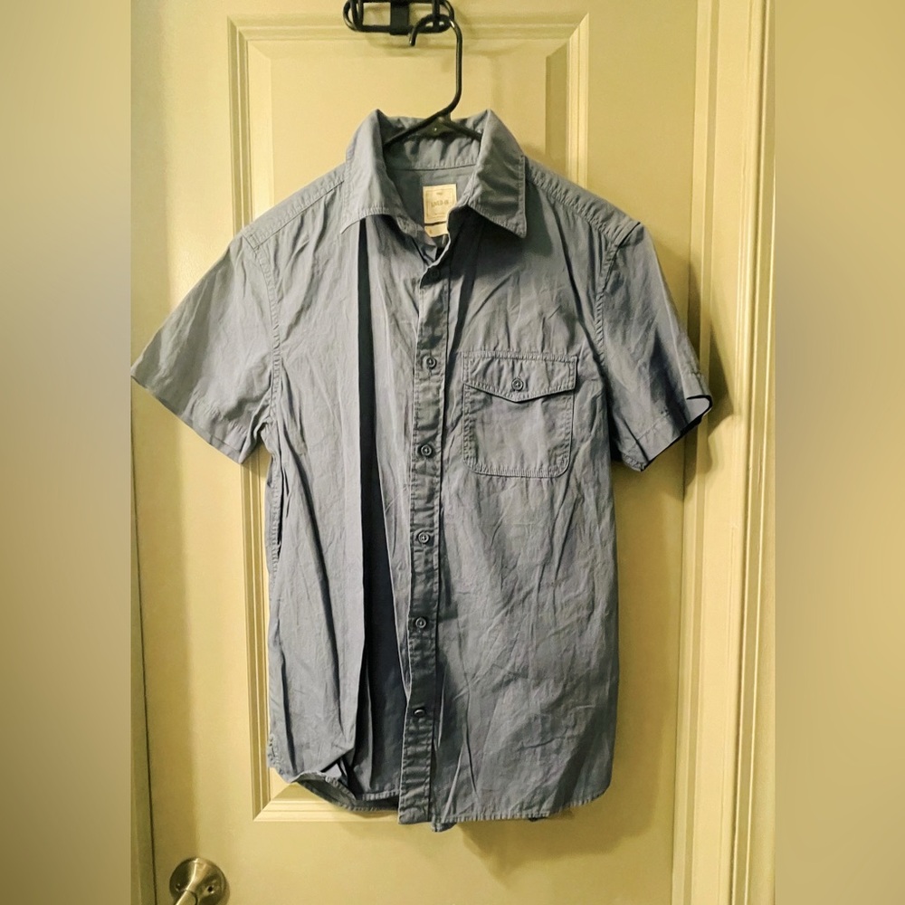 Gap shirt sleeve button down